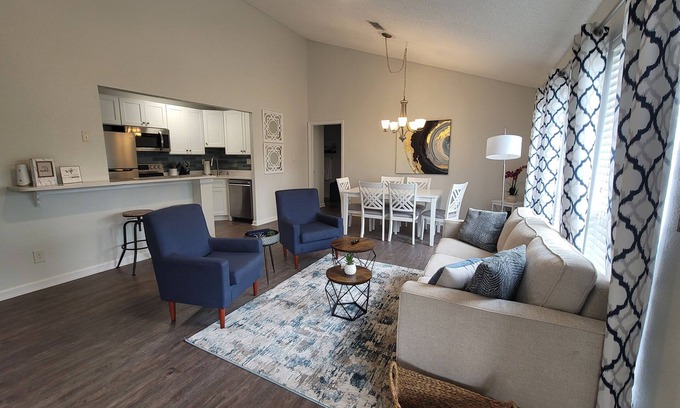 Auburn Condo | Auburn unit located less than 1 mile from university