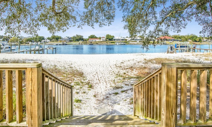 Holiday Harbor House | Aug 22-30 Open, Beachfront Retreat, Pet Friendly Waterfront Home, Sugar-Sand Beach