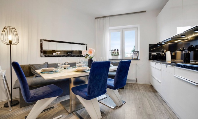 Innenstadt Apartment | Augsburg: Central | 2 parking | 4 rooms + kitchen | washing machine | Nintendo