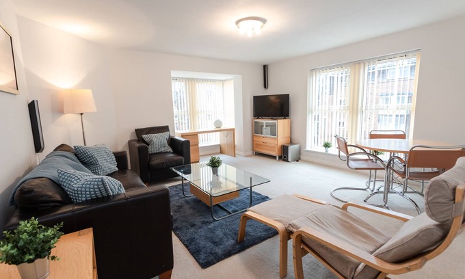Swindon House | August Discount - Long Stay - Contractors
