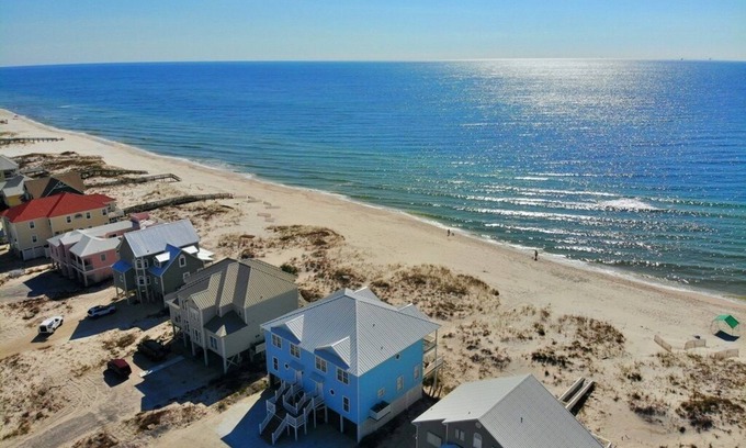 Morgantown House | August Discounted! Beach front w/Pools/Tennis/Pickleball