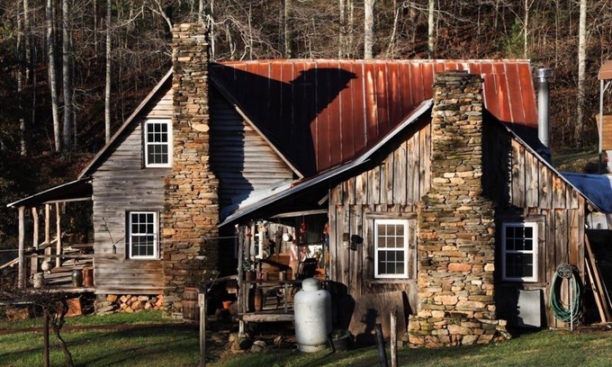 Otto Cabin | Aunt Aries Historical cabin- retreat to the wilderness