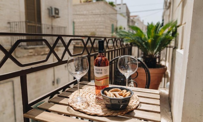 Terlizzi Bed & Breakfast | AURA