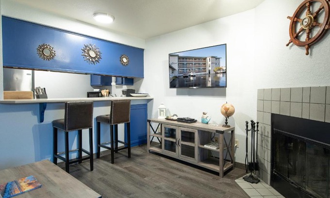 Ocean Shores Apartment | Aurora at Nautilus - Pet Friendly Oceanfront Condo
