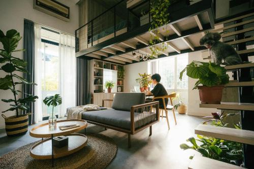 Hai Ba Trung Apartment | AURORA House Downtown-Big Deck for Group-Pool BBQ-Free Airport Pickup