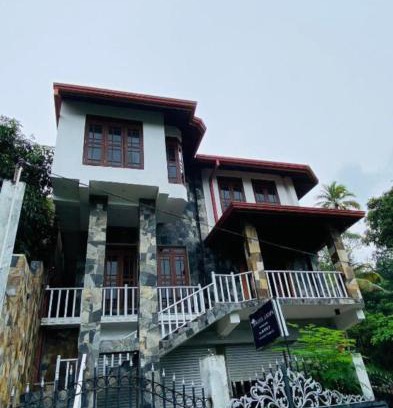 Gurudeniya Hotel | Aussie Lanka