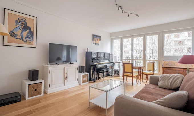 Auteuil Apartment | Auteuil Adagio, by Veeve