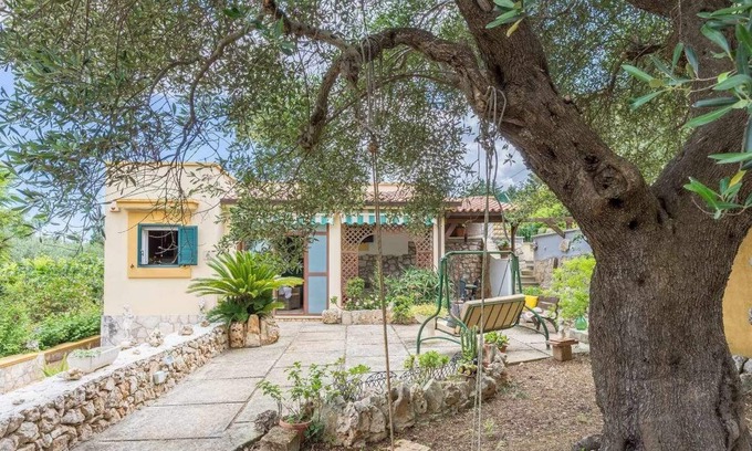 Castelluzzo Villa | Authentic South House - Vaulted Roofs - 8 'SEA - Dishwasher - FENCED - CLIMATE
