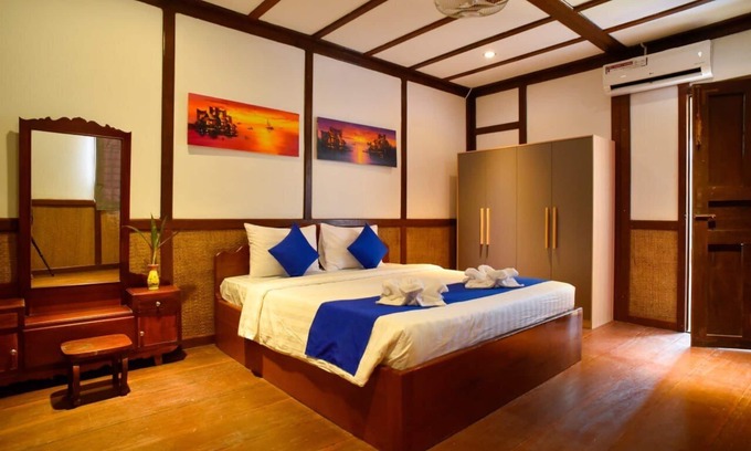 Siem Reap House | Authentic Khmer house with Garden View