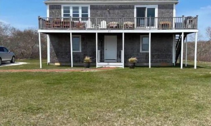 Madequecham House | Authentic Nantucket Experience at Sunny Daze!