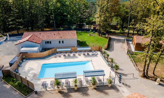 Thenon House | Authentic Stay in Dordogne – Comfortable Gîte with Heated Pool