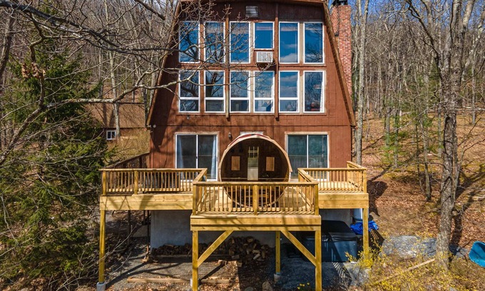 East Stroudsburg House | Autumn Heights | Pool | Hot Tub | Game Room | Saun