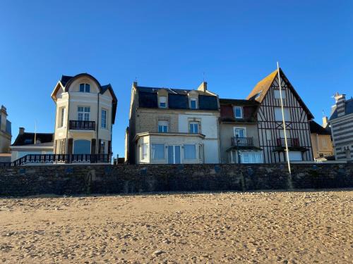 Saint-Regnobert-de-la-Cote-de-Nacre House | Aux Bains des Mots