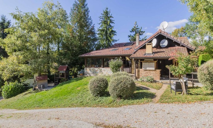 Saint-Offenge-Dessous House | AUX Paniers Coussins - Areyl