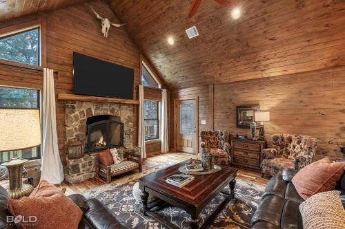 Shreveport House | Avail This Weekend! Hot Tub, Kayaks, Canoes