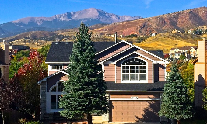 Northwest Colorado Springs House | Available Thanksgiving Week Stunning views of Pikes Peak Dogs Welcomed!