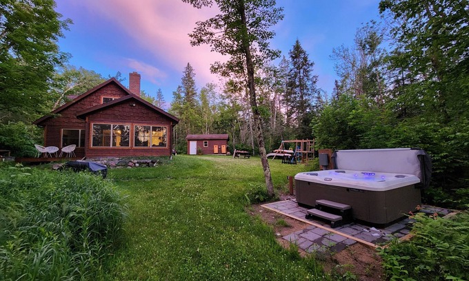 Ojibwa Cabin | Available this weekend!-Hot Tub, WIFI, King Beds