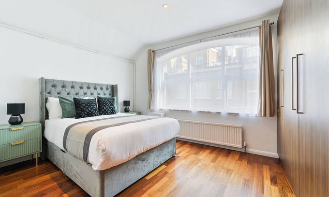 Farringdon Apartment | Avari Apartments - Hatton Collection