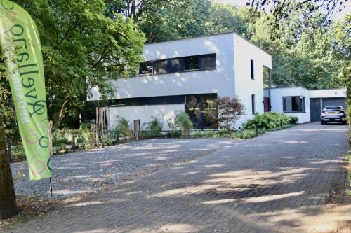 Municipality of Helmond Bed & Breakfast | Avellano