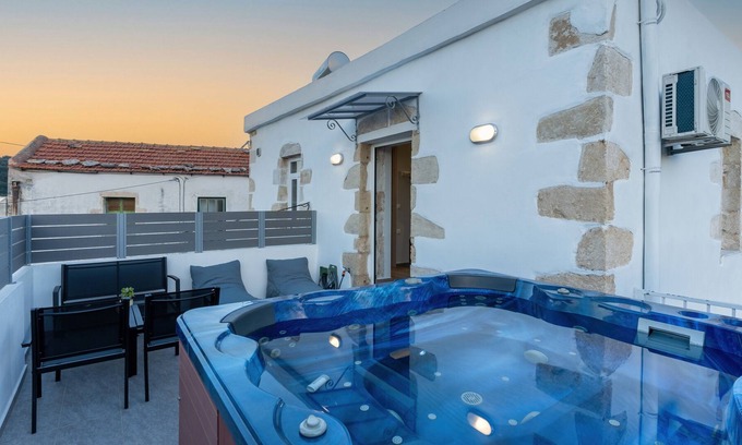 Embrosneros House | "Avli Village Home" with Outdoor Jacuzzi
