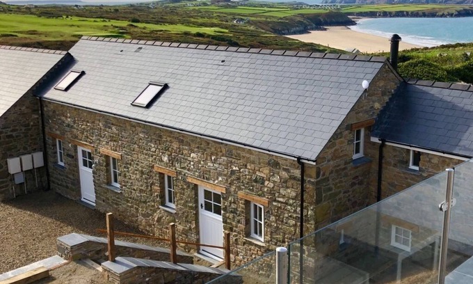 St Brides House | Awel y Môr - 3 Bedroom Cottage - Whitesands