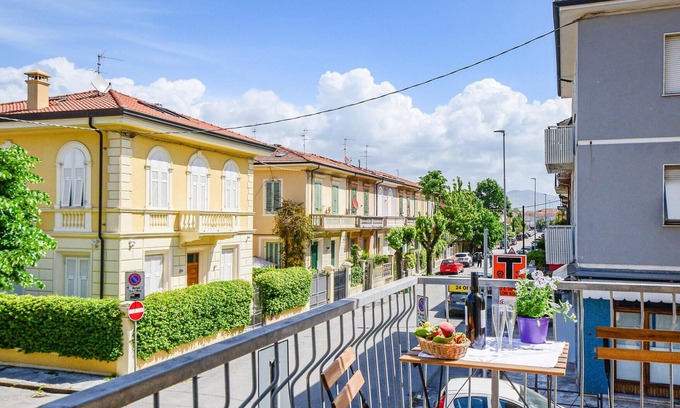 Ex Campo d'Aviazione Apartment | Awesome apartment in Viareggio