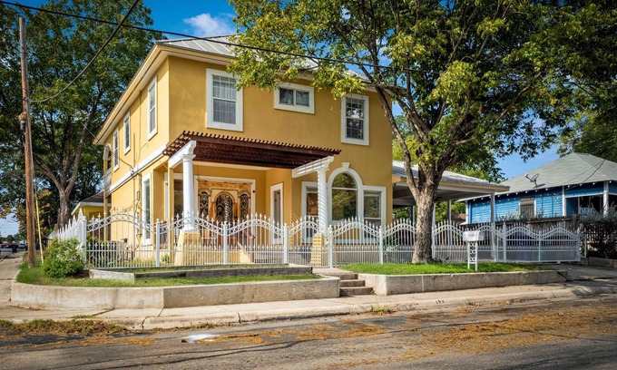 Government Hill House | Awesome home 5 minutes from the Pearl!