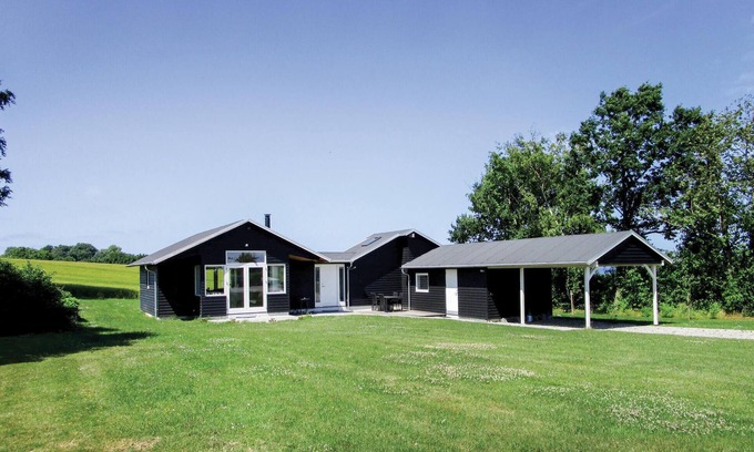 Asserballeskov House | Awesome home in Augustenborg with WiFi