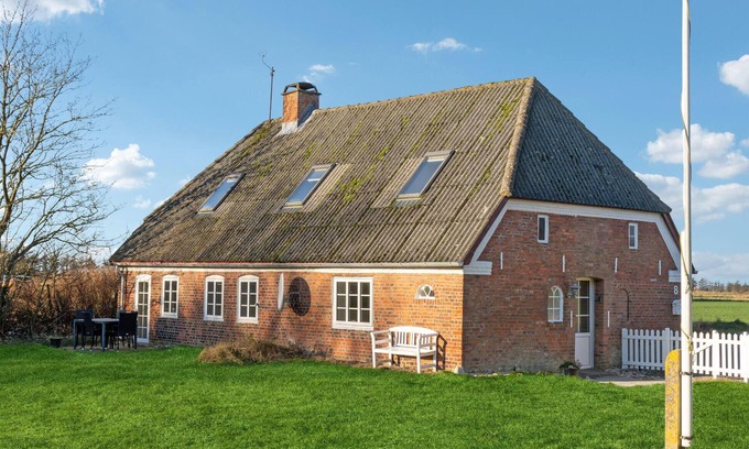 Ballum House | Awesome home in Bredebro with WiFi