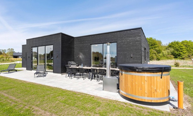 Grenaa House | Awesome home in Grenaa with sauna