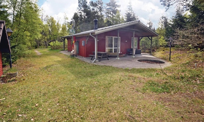 Helberskov Strand House | Awesome home in Hadsund with WiFi