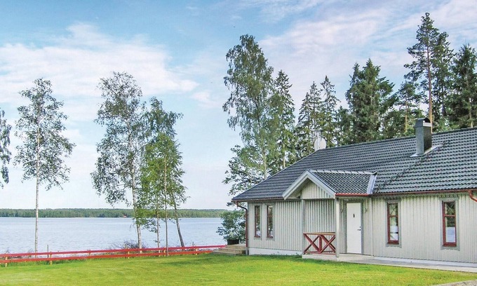 Kvanarp House | Awesome home in Vittaryd with sauna