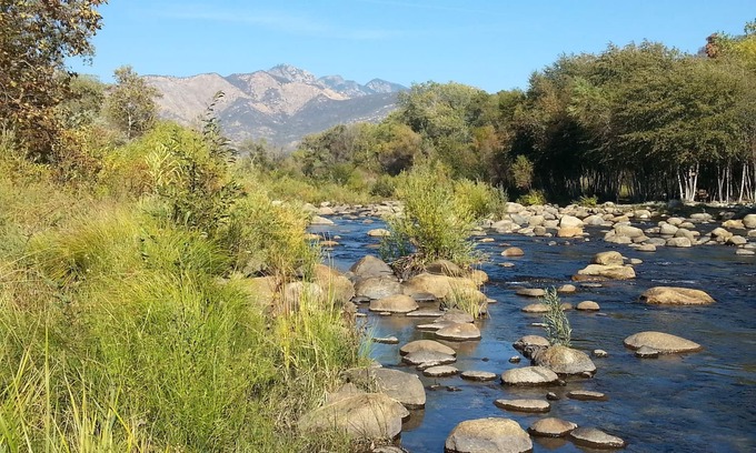 Three Rivers House | Awesome house & Kaweah River access and 5 miles to Sequoia Park