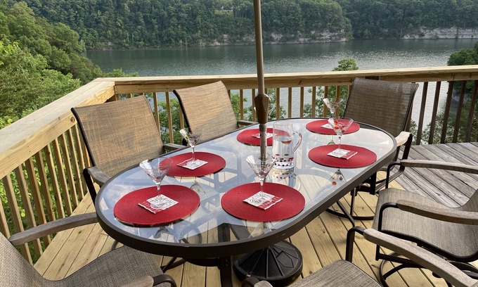 Nancy House | Awesome Lake Front Property