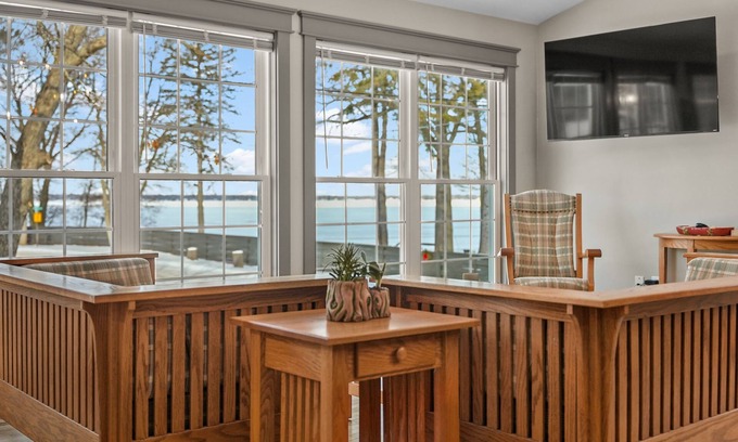 Prudenville House | Awesome lake views, 100 steps to the beach!