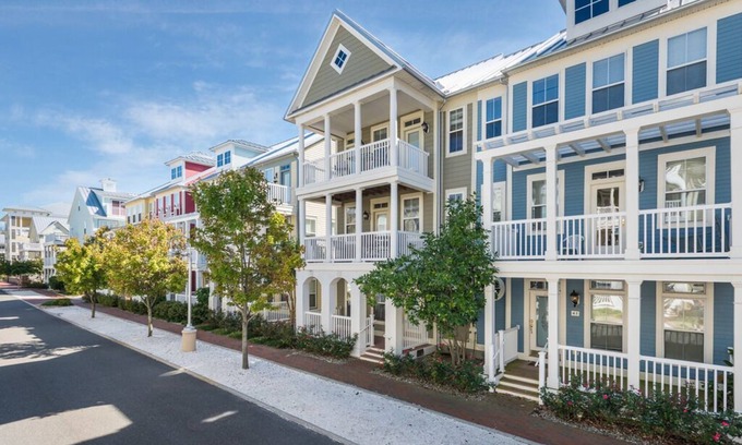 Sunset Island House | AwesomeTownhome in Sunset Island Will Make Your OC Vacation Dreams Come True!