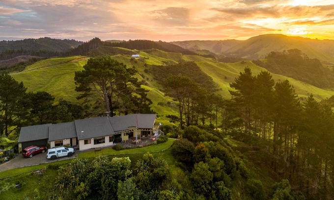 Orua Bay House | Awhitu Paradise - The best view on the Peninsula