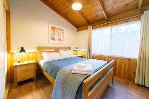 Halls Gap Villa | Awonga Cottages - Protea 2Br
