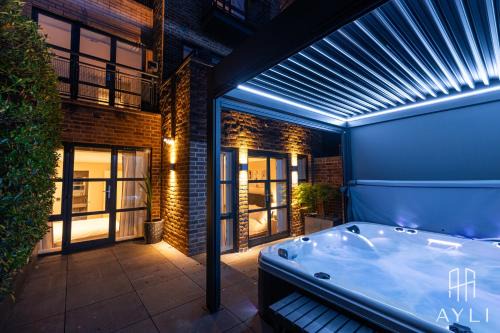 Kensington Apartment | AYLI - As You Like It