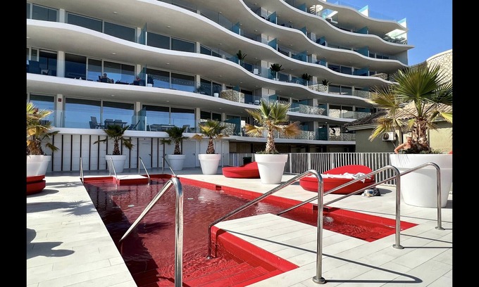 Fuengirola Apartment | Azul | Apartment with red pool in Fuengirola