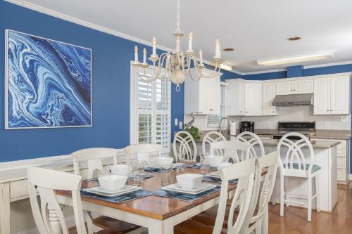 Emerald Isle House | Azure home