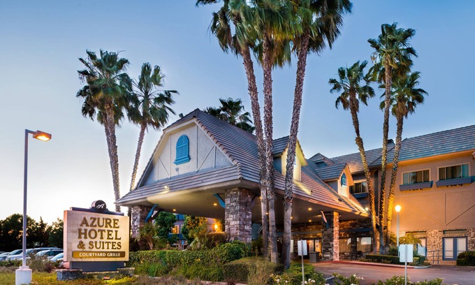 Ontario Hotel | Azure Hotel & Suites, Trademark Collection by Wyndham