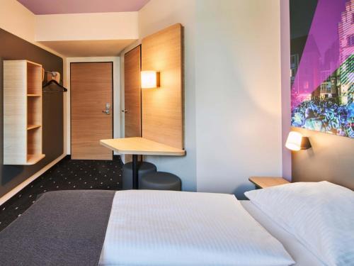 Schwanheim Hotel | B&B HOTEL Frankfurt-Niederrad