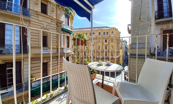 Naples City Centre Bed & Breakfast | B&B Quattro Palazzi center of Naples, in the heart of Naples, breakfast included