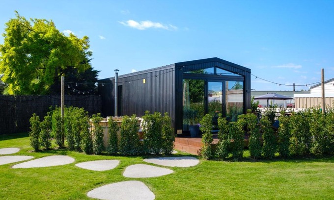 Uitkerke House | B-LESS