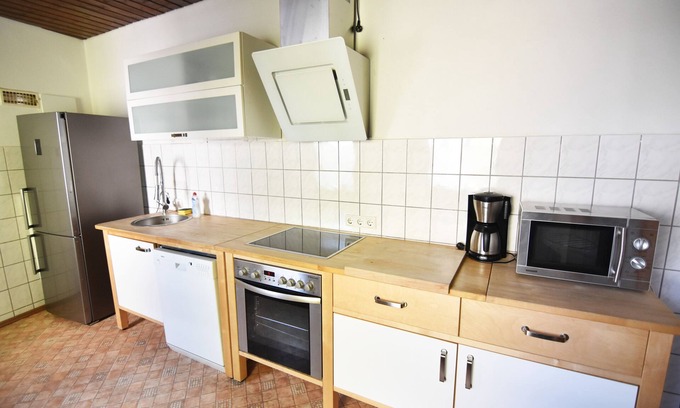 Bergisch Gladbach Apartment | B03 Central Apartment Bergisch Gladbach, 65qm, 2 Schlafzimmer, 1 Wohnzimmer, Max. 5 Personen