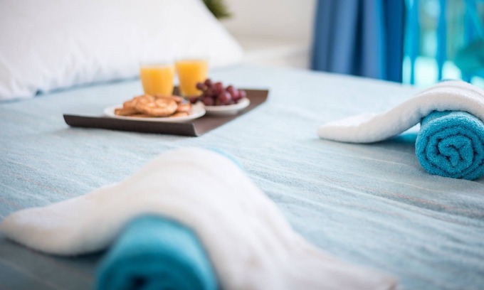 Los Abrigos House | B1 Authentic Guest House Room with balcony