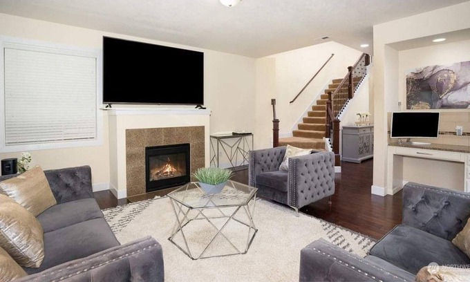 Bothell House | B10: ELEGANT VILLA