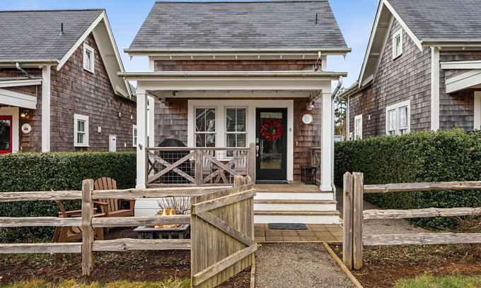Seabrook House | Back Home, bring your pup along and enjoy the orchard cabin!