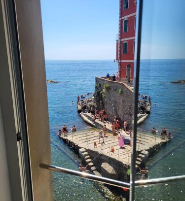 Riomaggiore House | Back in Tide , frontal sea view window, no AC, Pet friendly